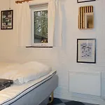 In Aakirkeby With 2 Bedrooms Casa de Férias