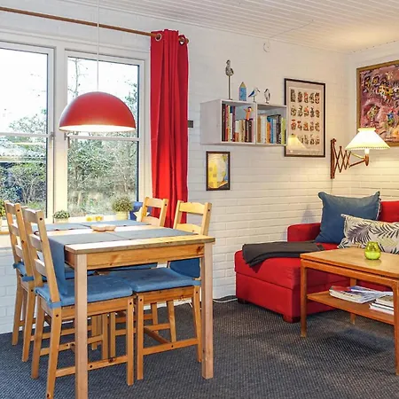 2 Bedroom Gorgeous In Aakirkeby Vester Somarken