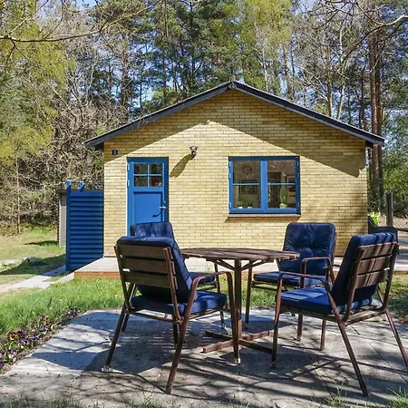 2 Bedroom Gorgeous In Aakirkeby