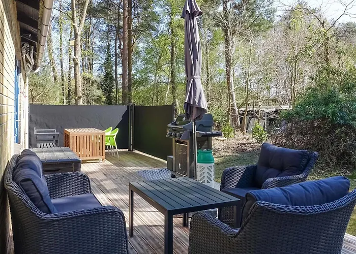 In Aakirkeby With 2 Bedrooms Feriehus