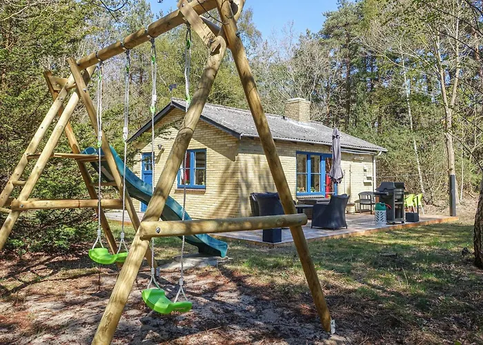 In Aakirkeby With 2 Bedrooms Feriehus