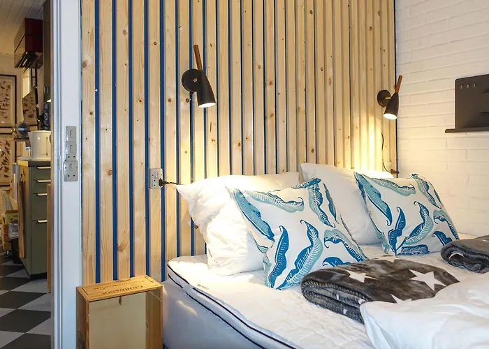 In Aakirkeby With 2 Bedrooms Holiday home Vester Somarken